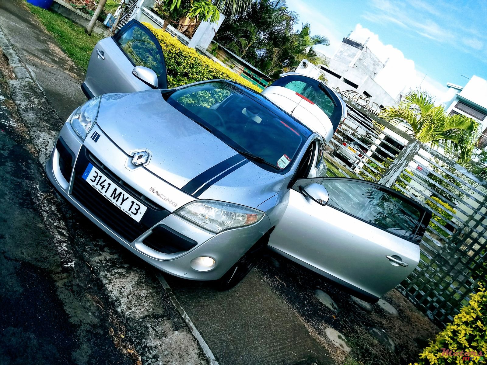 2013' Renault Megane Dorigine photo #1