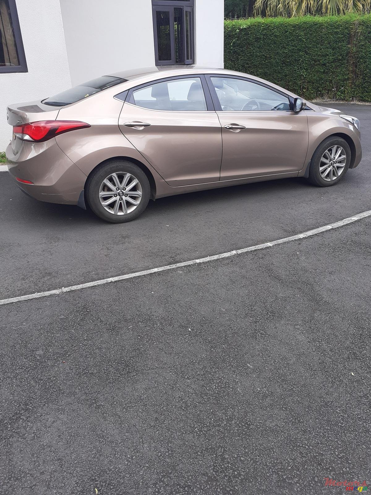 2014' Hyundai Elantra photo #2