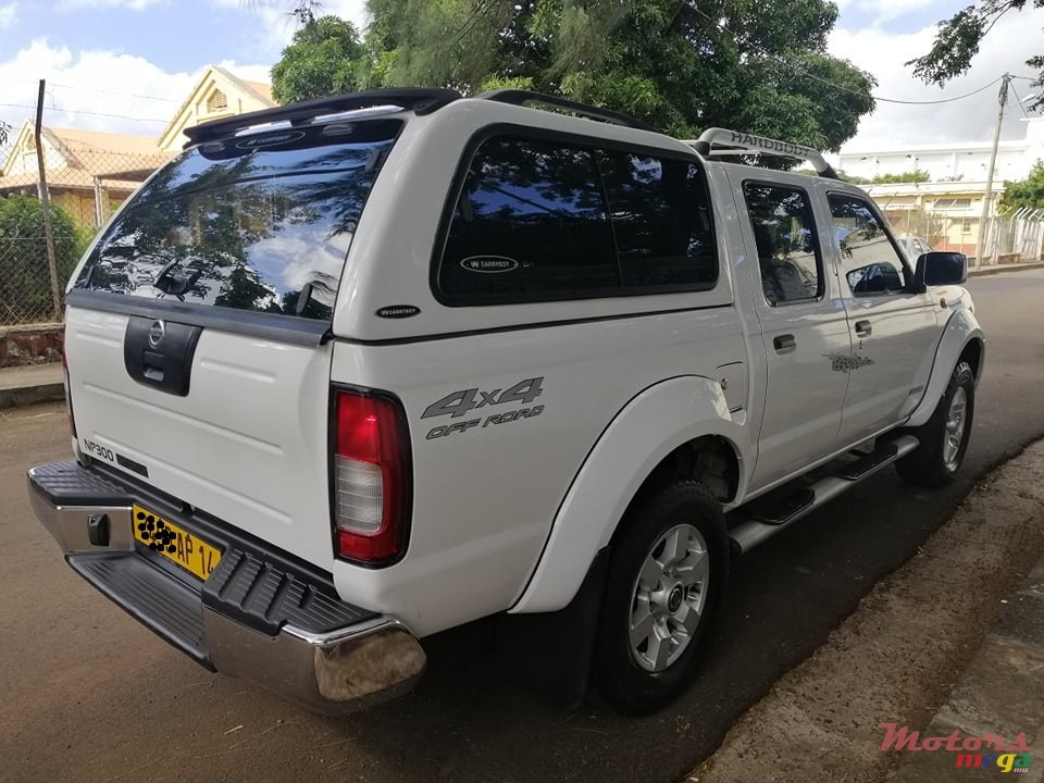 2014' Nissan Hardbody photo #4