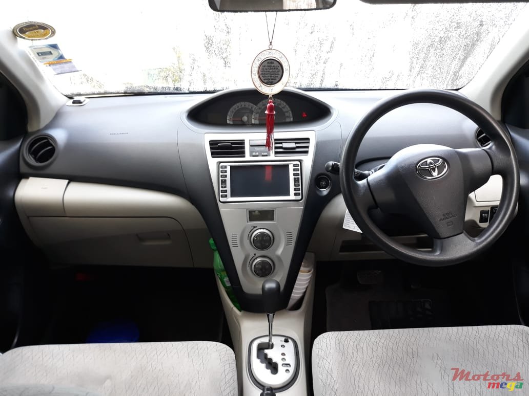 2006' Toyota Yaris photo #5