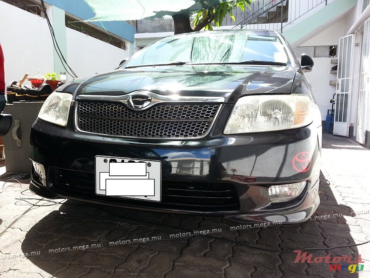 2004' Toyota Corolla Fielder photo #1