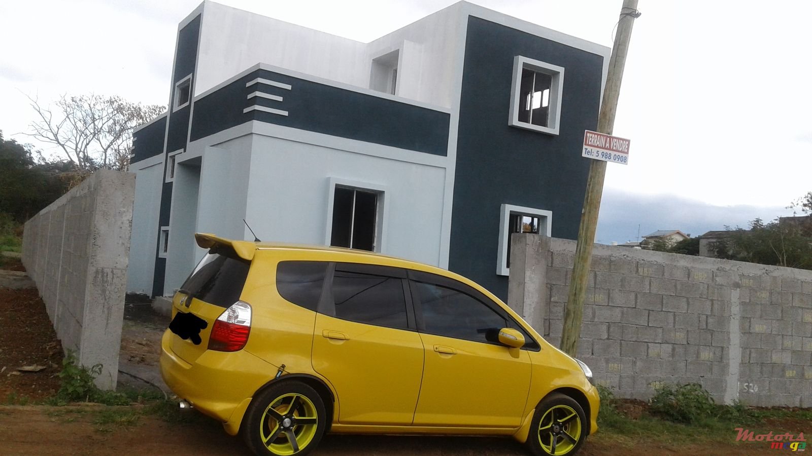 2004' Honda Fit photo #1