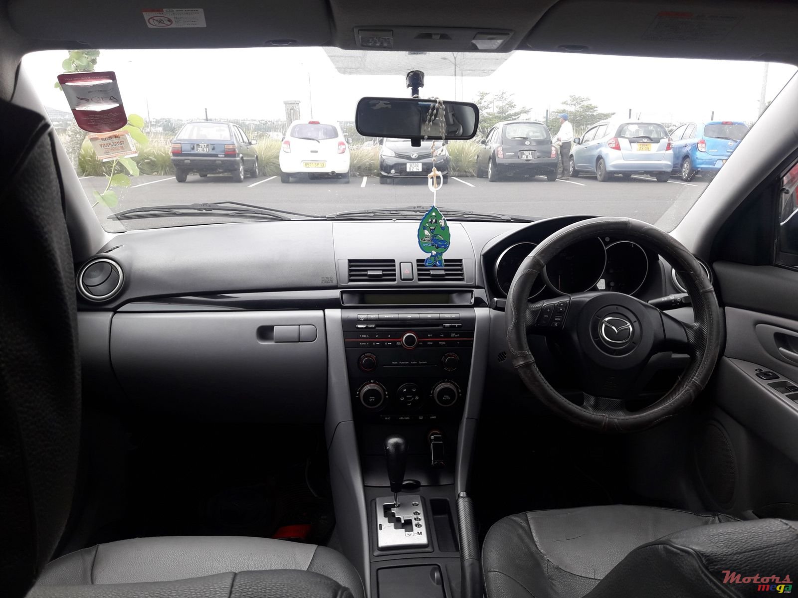 2004' Mazda 3 photo #2