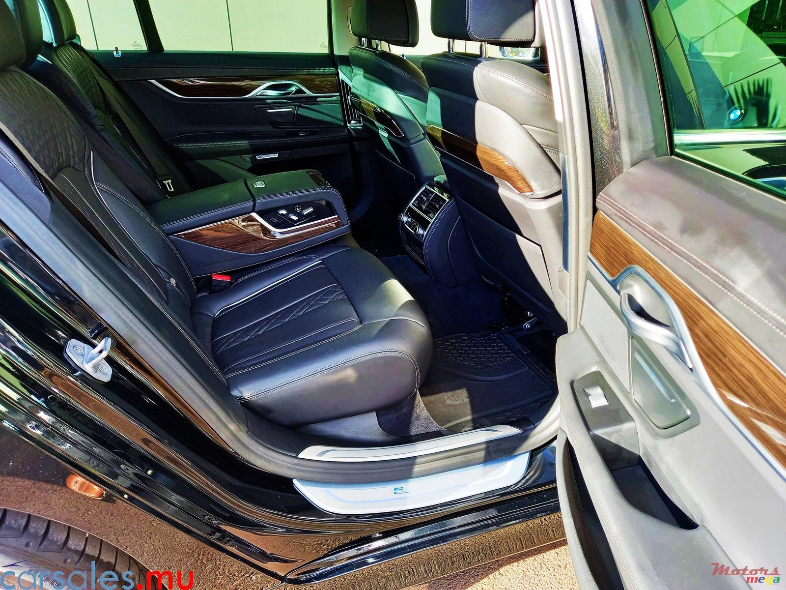 2017' BMW 740 e iPerformance photo #5