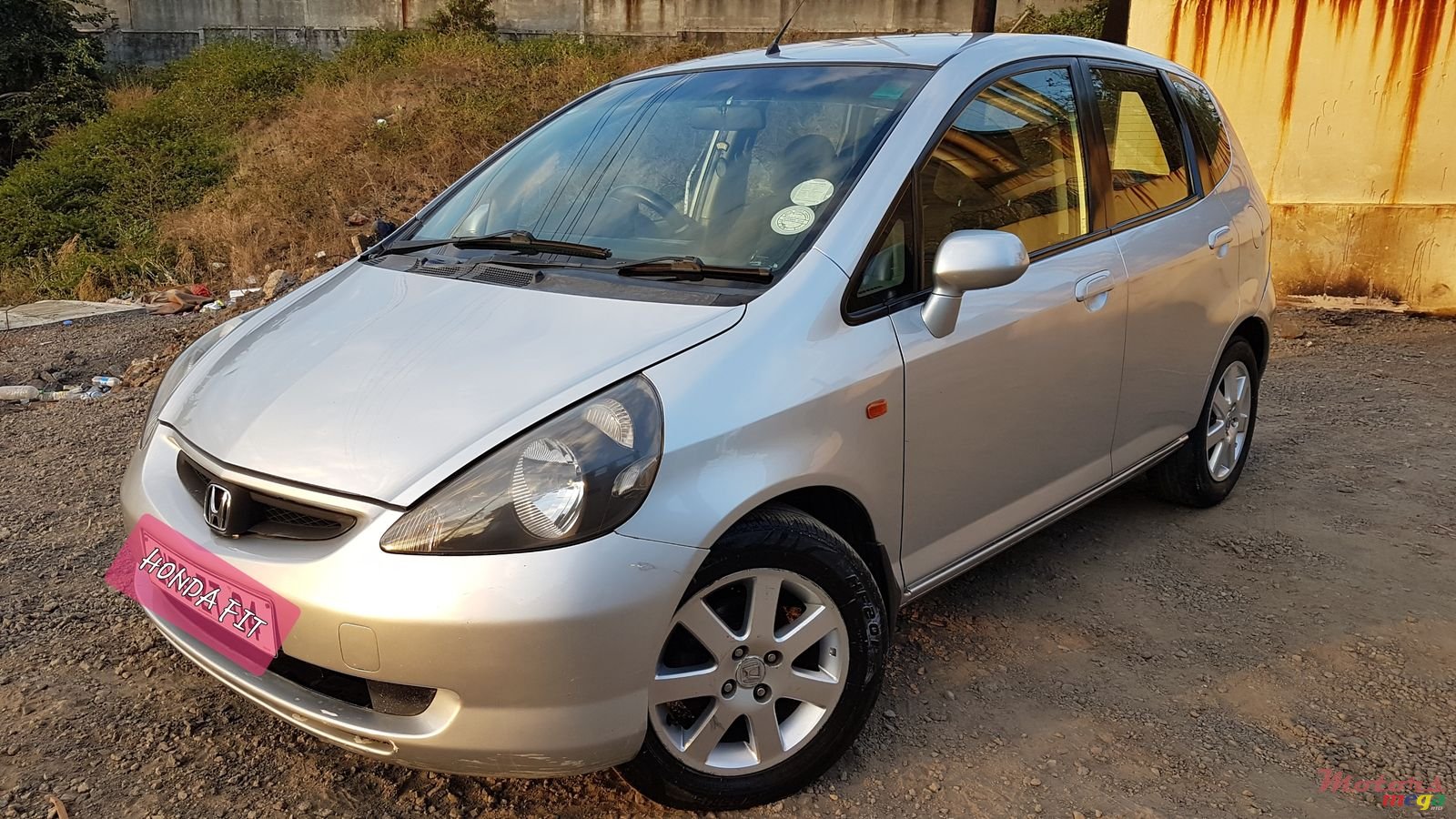 2004' Honda Fit photo #1