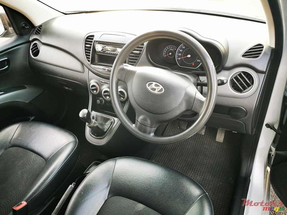 2015' Hyundai i10 photo #5