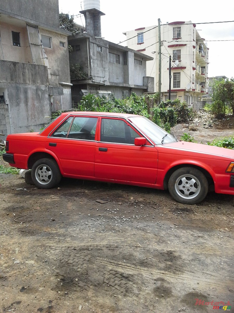 1988' Nissan Bluebird photo #1
