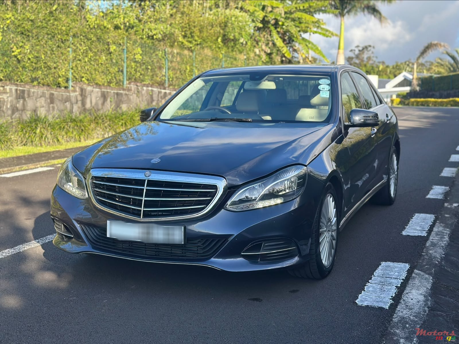 2016' Mercedes-Benz E200 photo #2