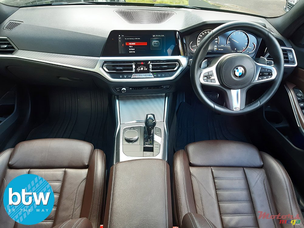 2019' BMW 330 photo #6