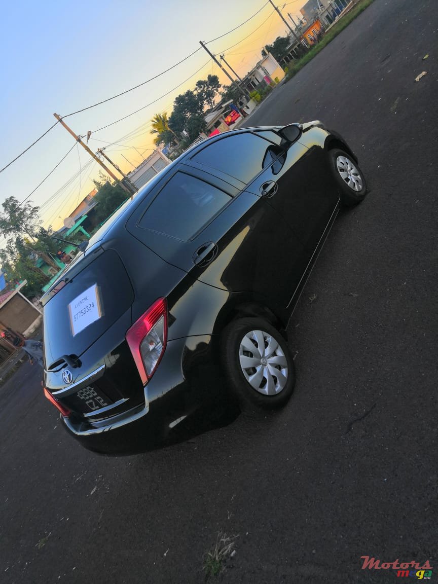 2012' Toyota Vitz 1300cc photo #2