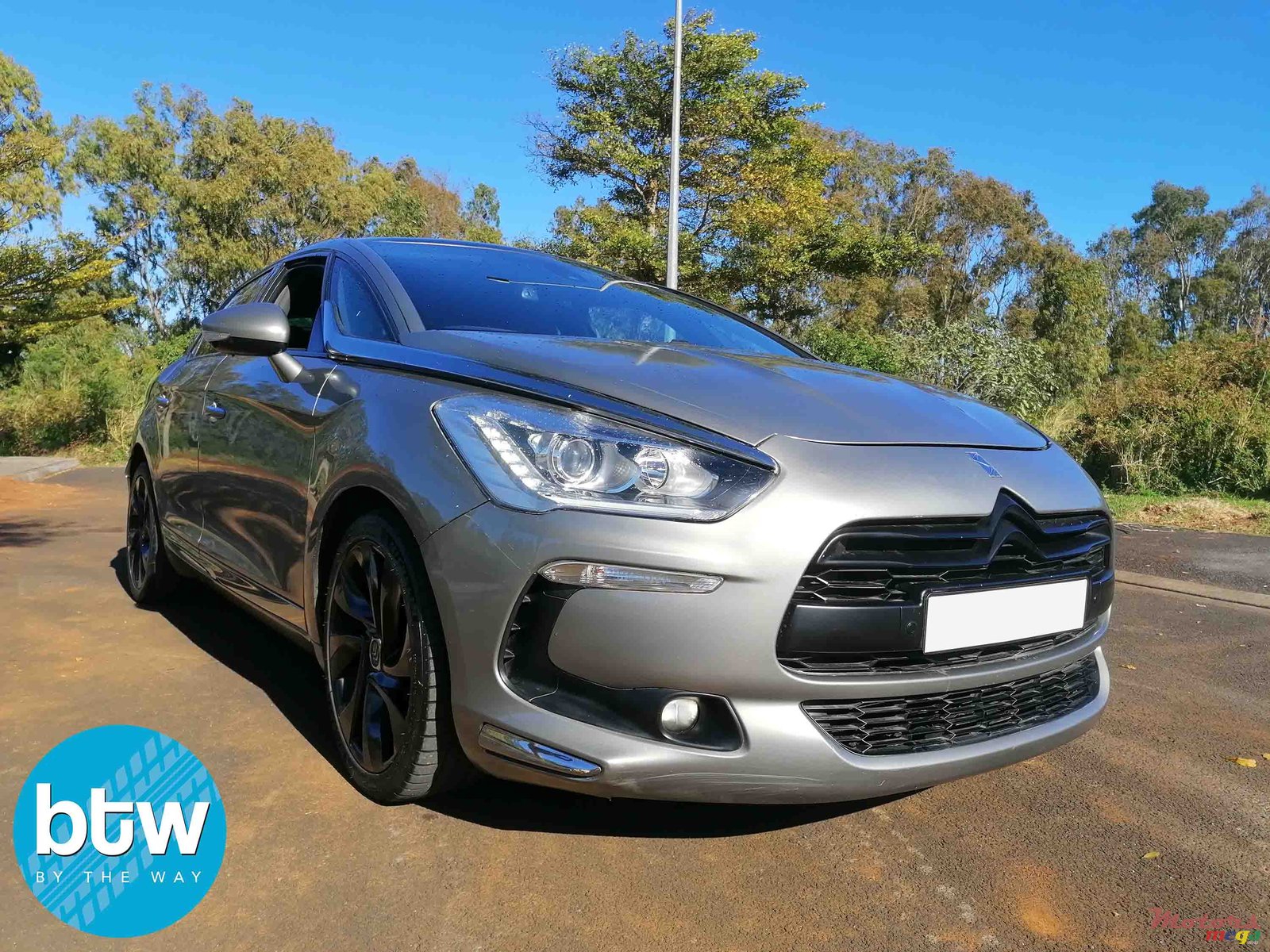 2014' Citroen DS5 photo #1