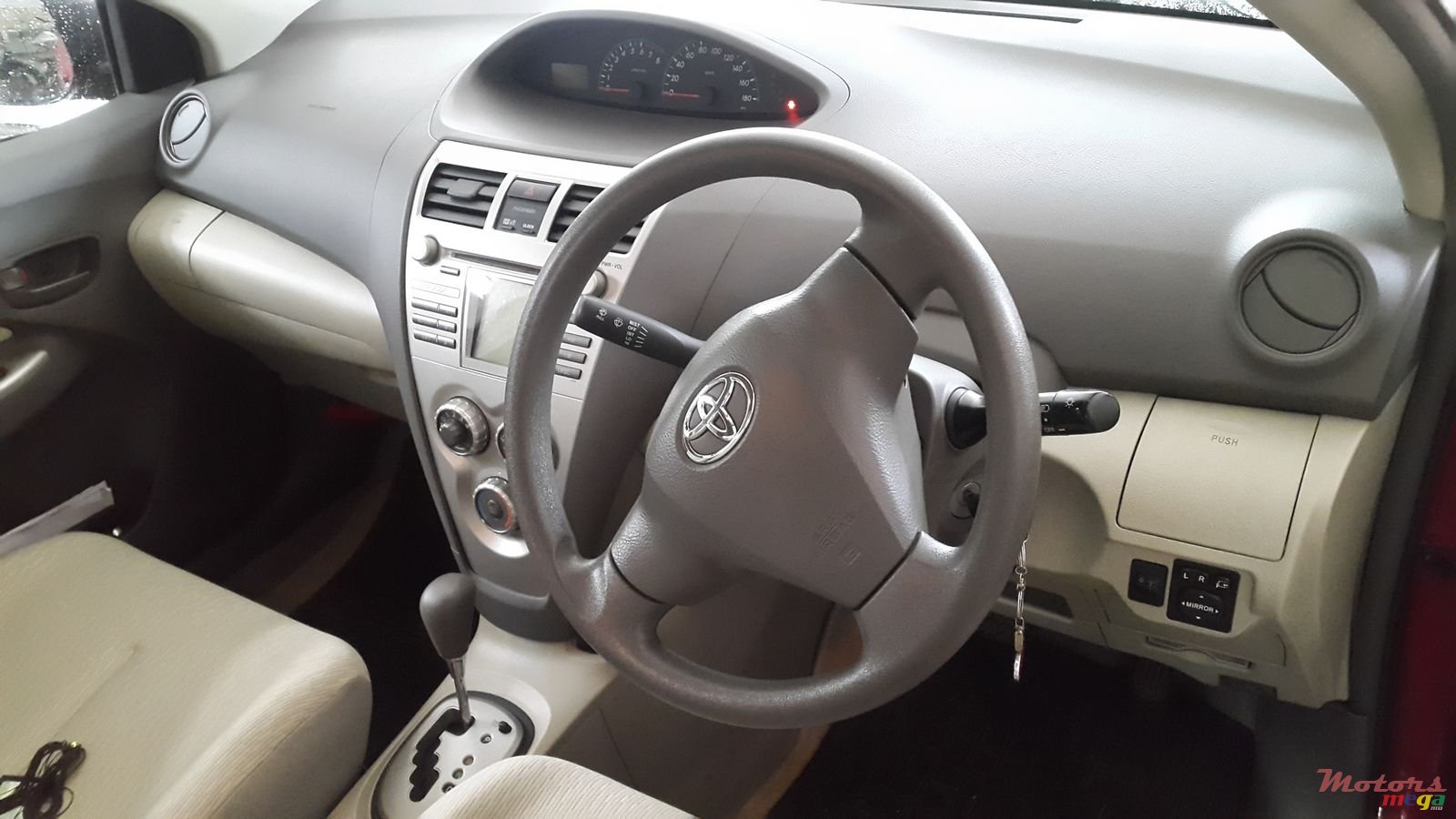 2011' Toyota Yaris Belta photo #3