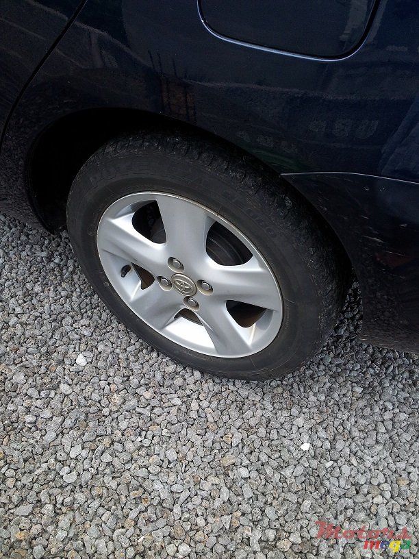 2008' Toyota Yaris photo #6