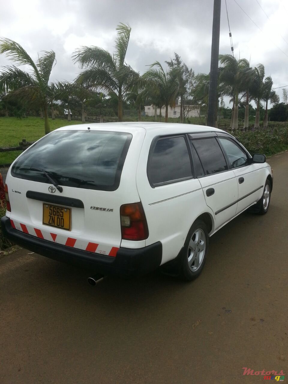 2000' Toyota 1 owner, abs, as new photo #3