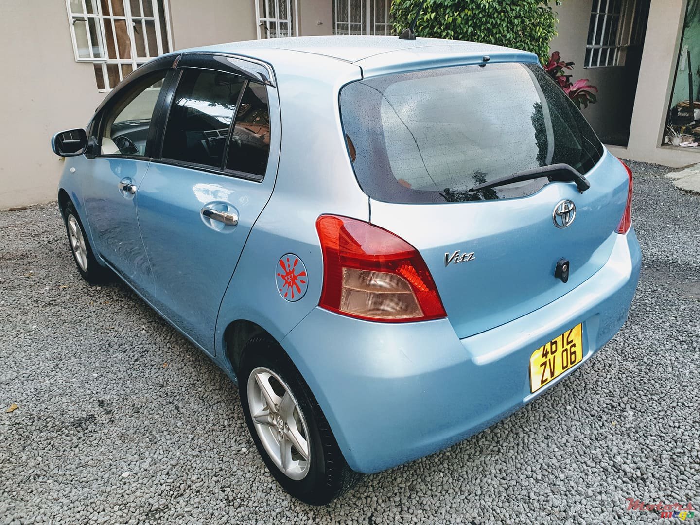 2006' Toyota Vitz photo #3