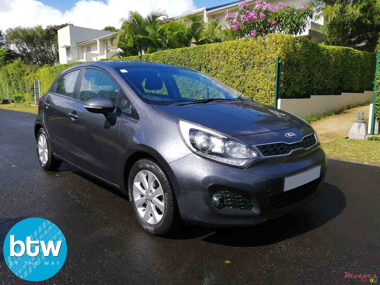 2012' Kia Rio photo #1