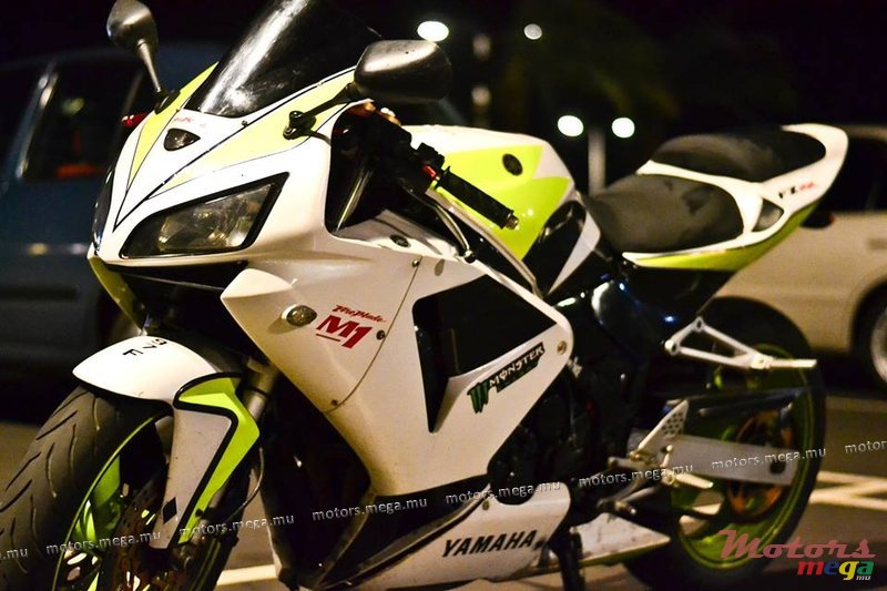 2000' Yamaha photo #1