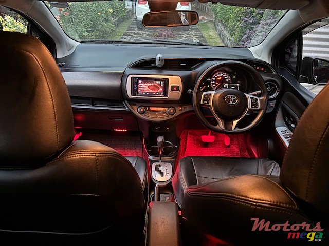 2015' Toyota Vitz photo #5