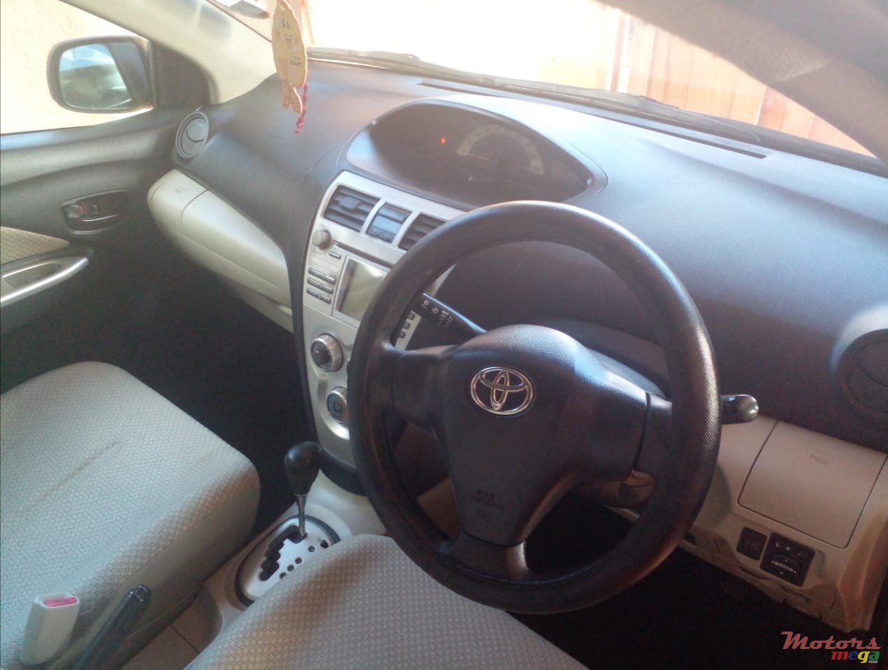 2006' Toyota BELTA photo #2