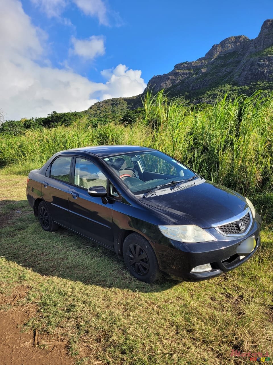 2009' Honda City SALOON photo #2