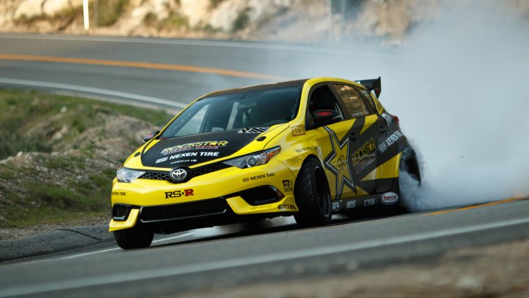 This 1000-horsepower Corolla iM drift car is the ultimate hot hatch