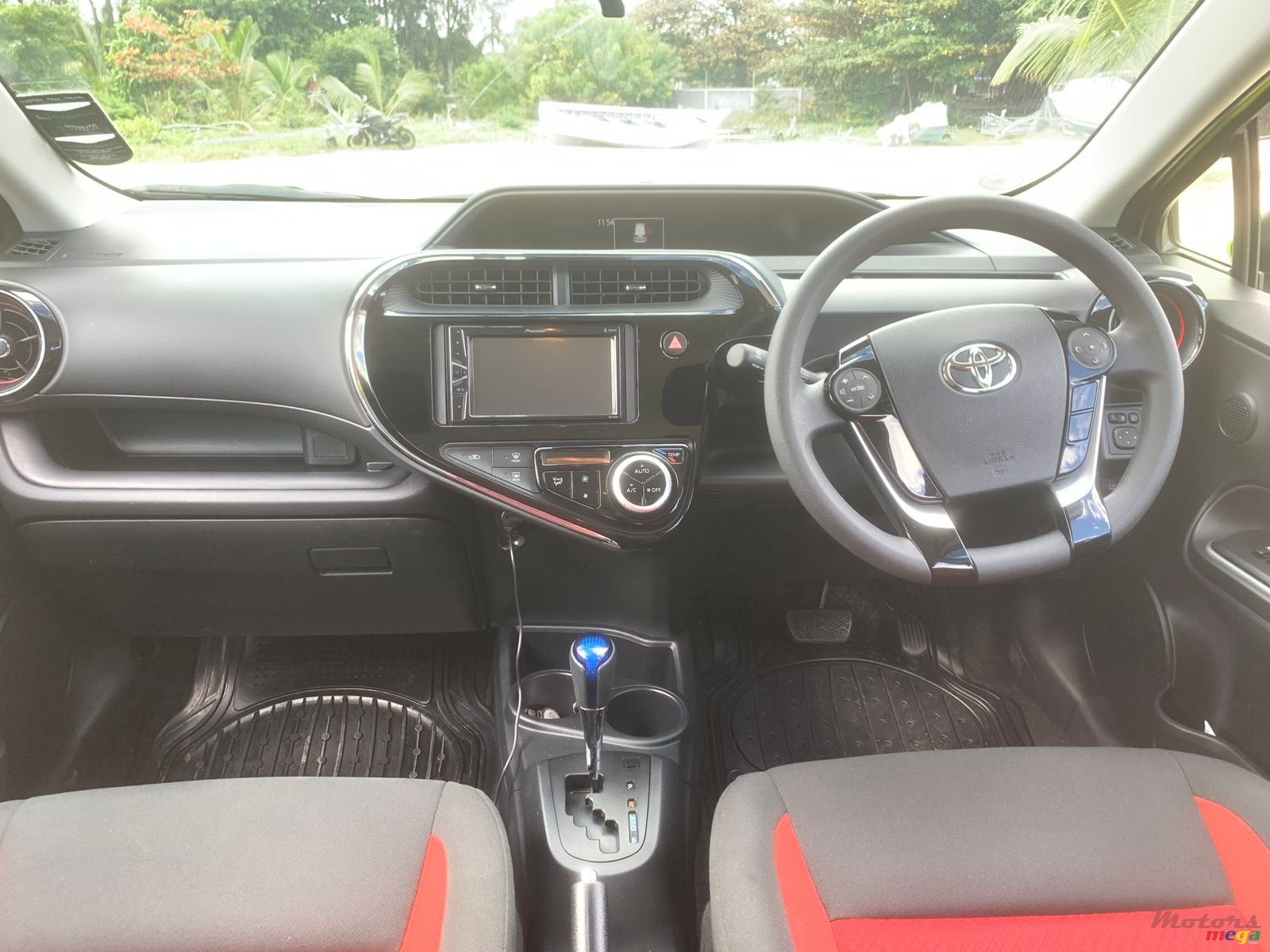 2020' Toyota Aqua photo #6