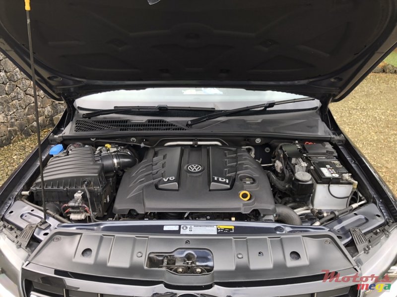 2019' Volkswagen Amarok V6 4Motion photo #7