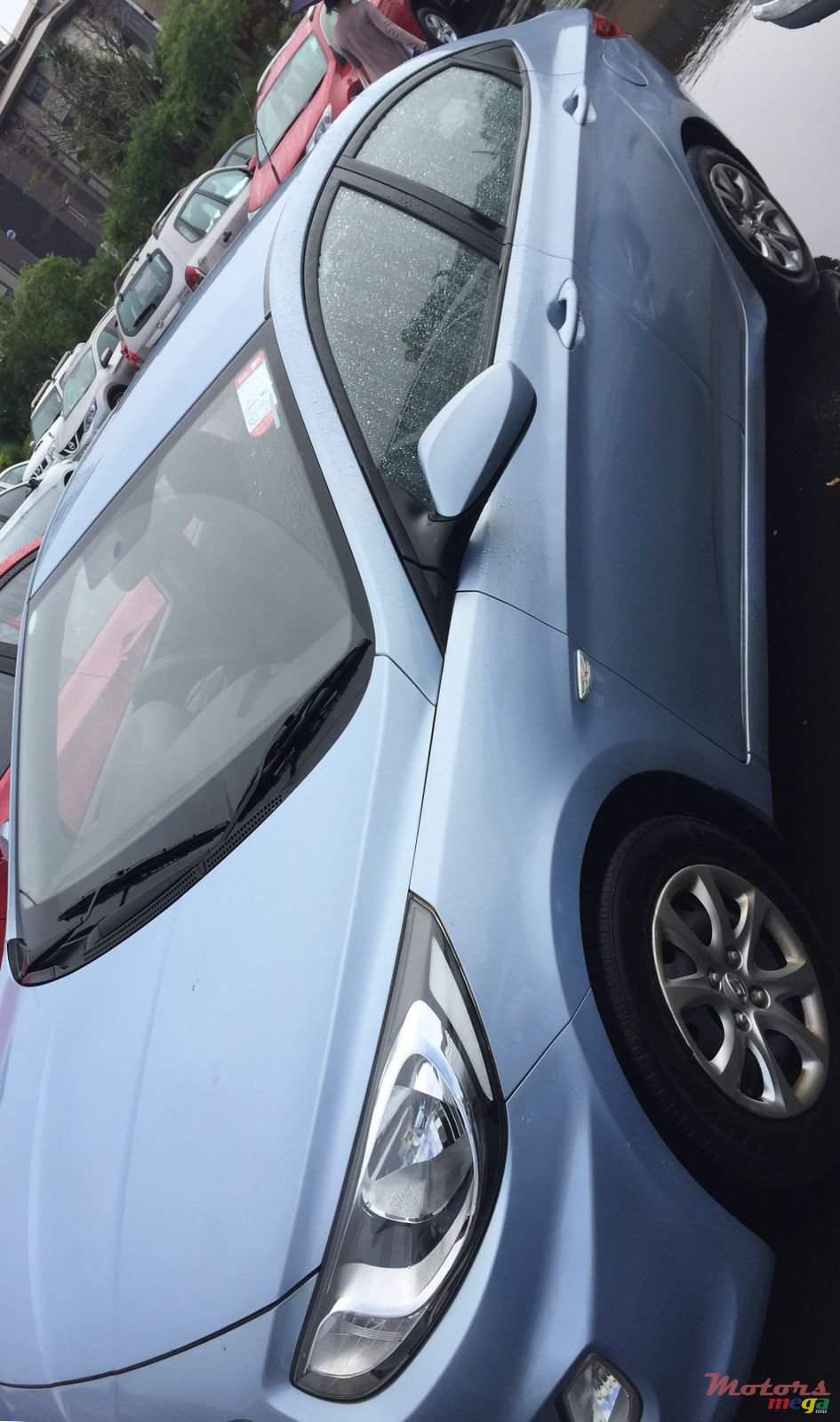 2011' Hyundai Accent photo #3