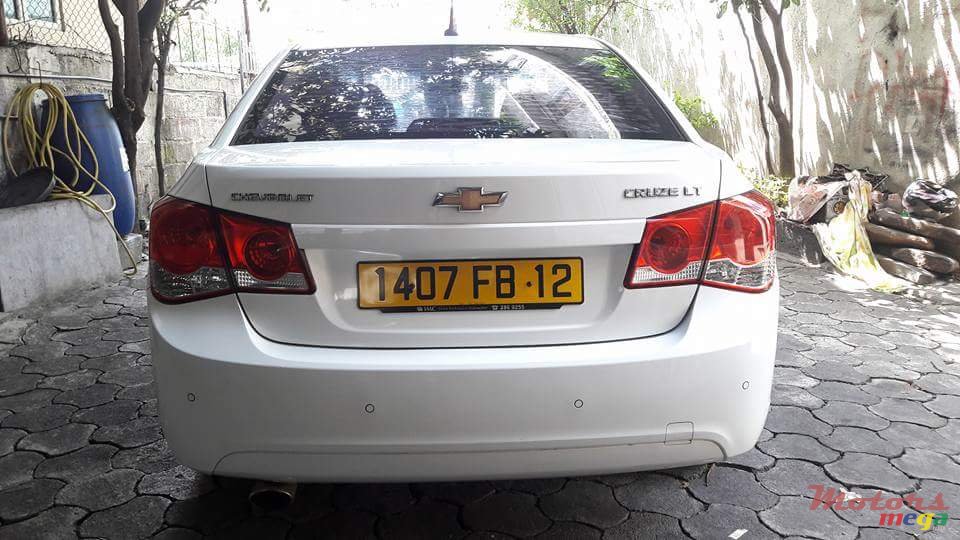 2012' Chevrolet Cruze photo #3