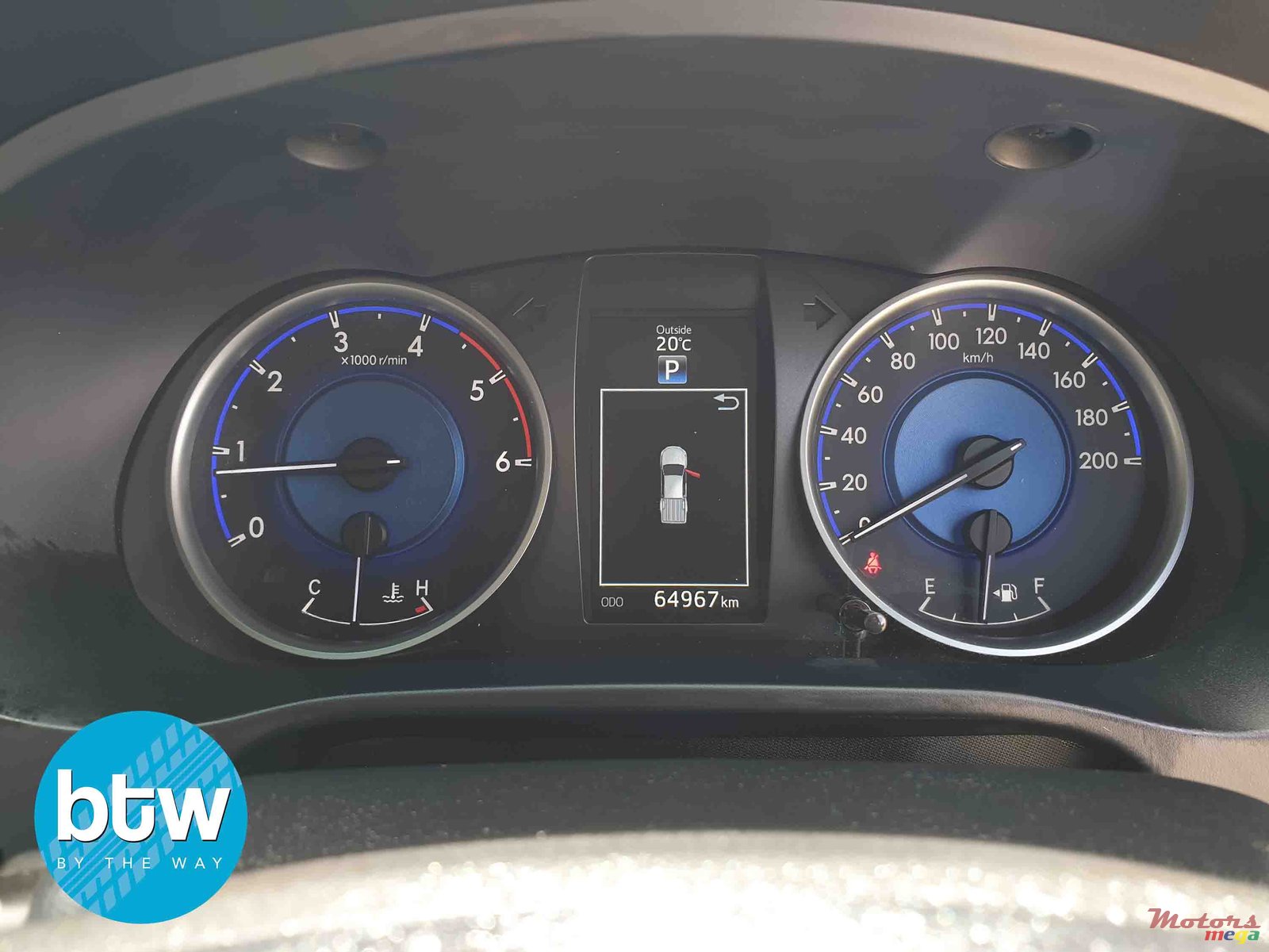 2017' Toyota Hilux photo #6