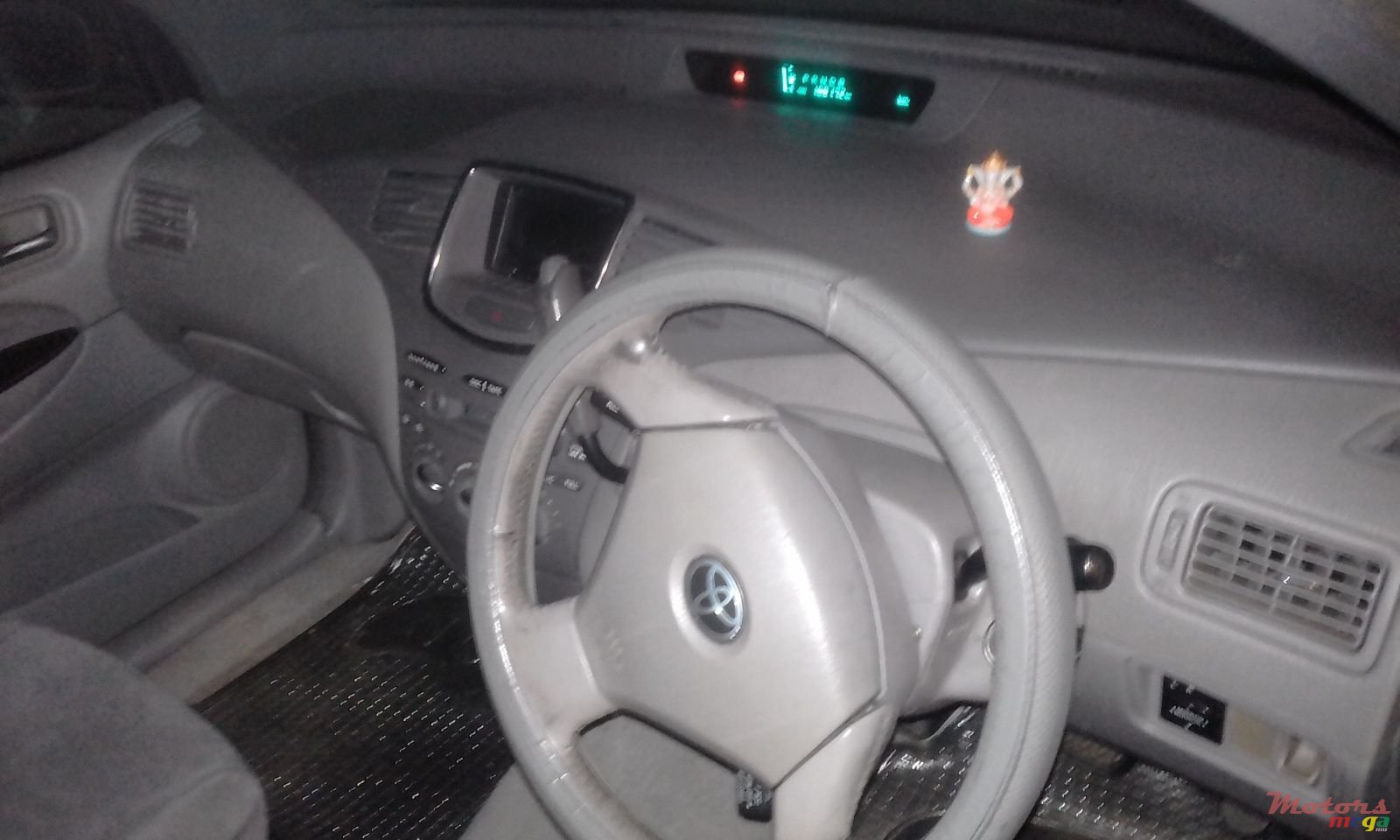 2002' Toyota Prius NZE engine photo #1