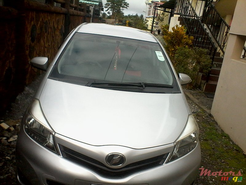 2011' Toyota Vitz photo #2