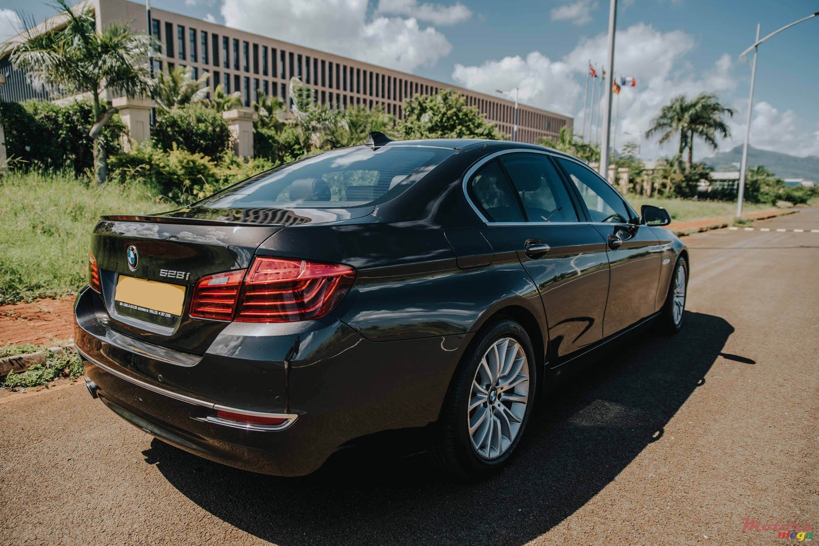 2015' BMW 528 photo #4