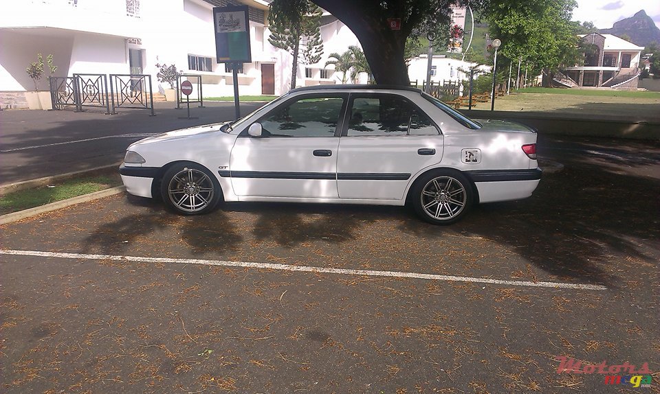 1997' Toyota Carina photo #1