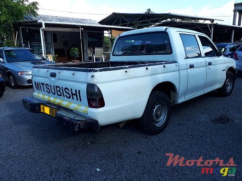 2003' Mitsubishi 4X2 photo #3