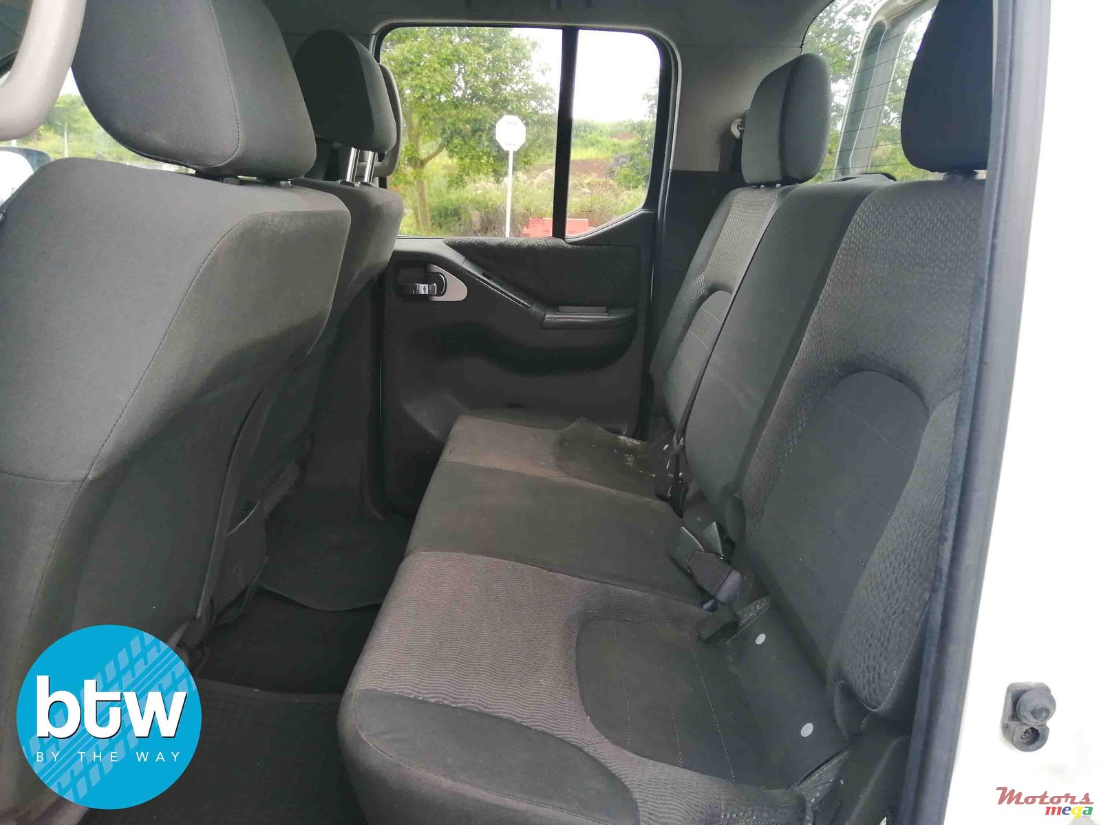 2010' Nissan Navara photo #4