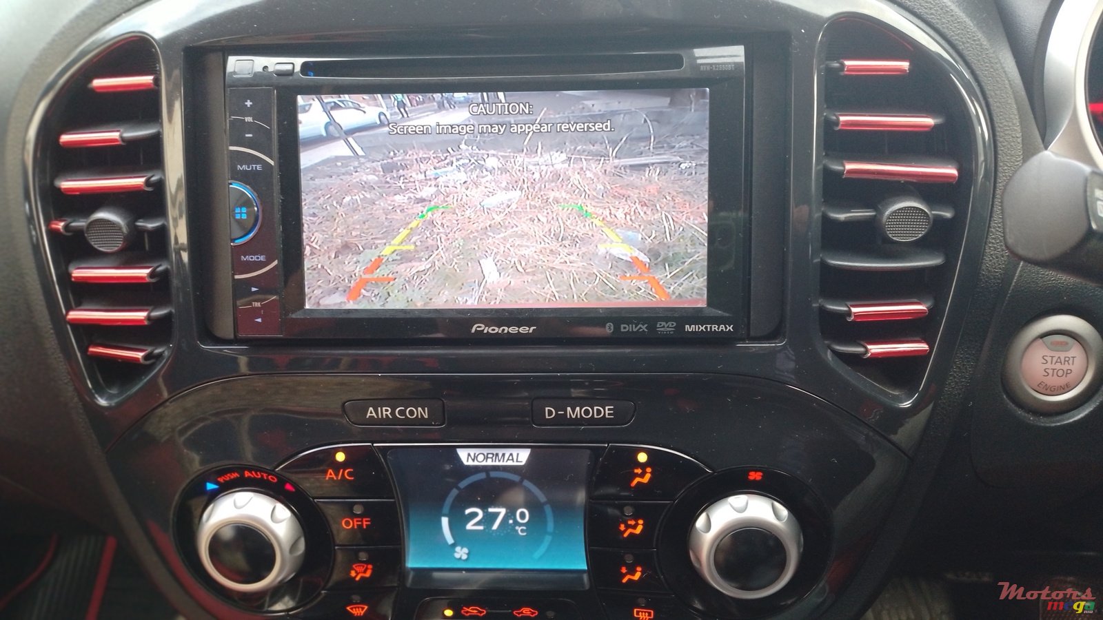 2012' Nissan Juke photo #6