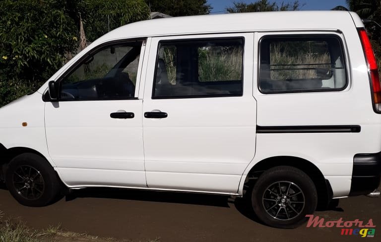 2003' Toyota Town Ace Goods Vehicle photo #4