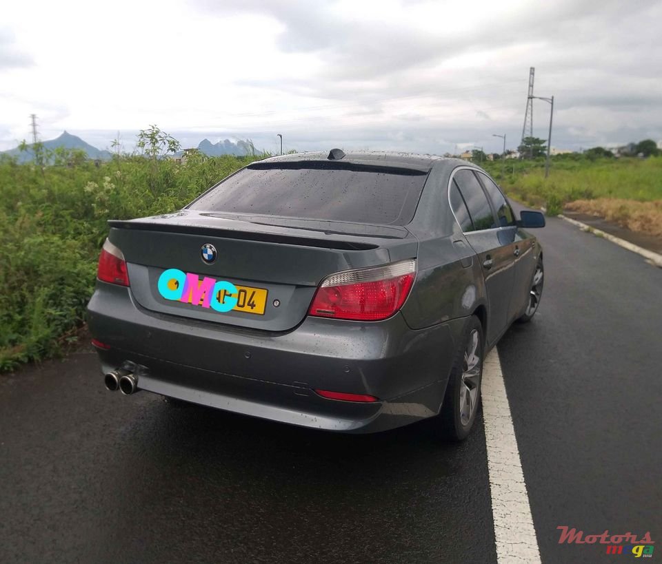 2004' BMW 5 Series 520i photo #3