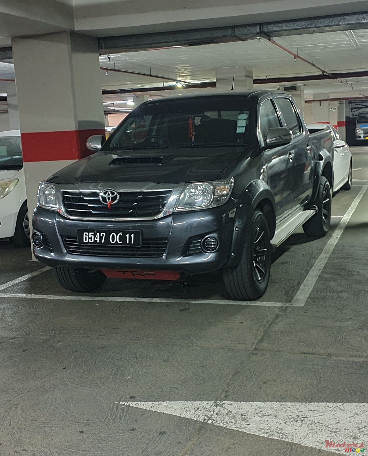 2011' Toyota Hilux photo #5