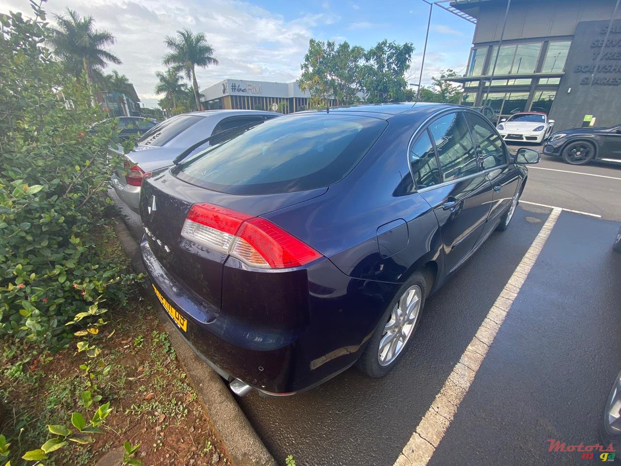 2009' Renault Laguna photo #5