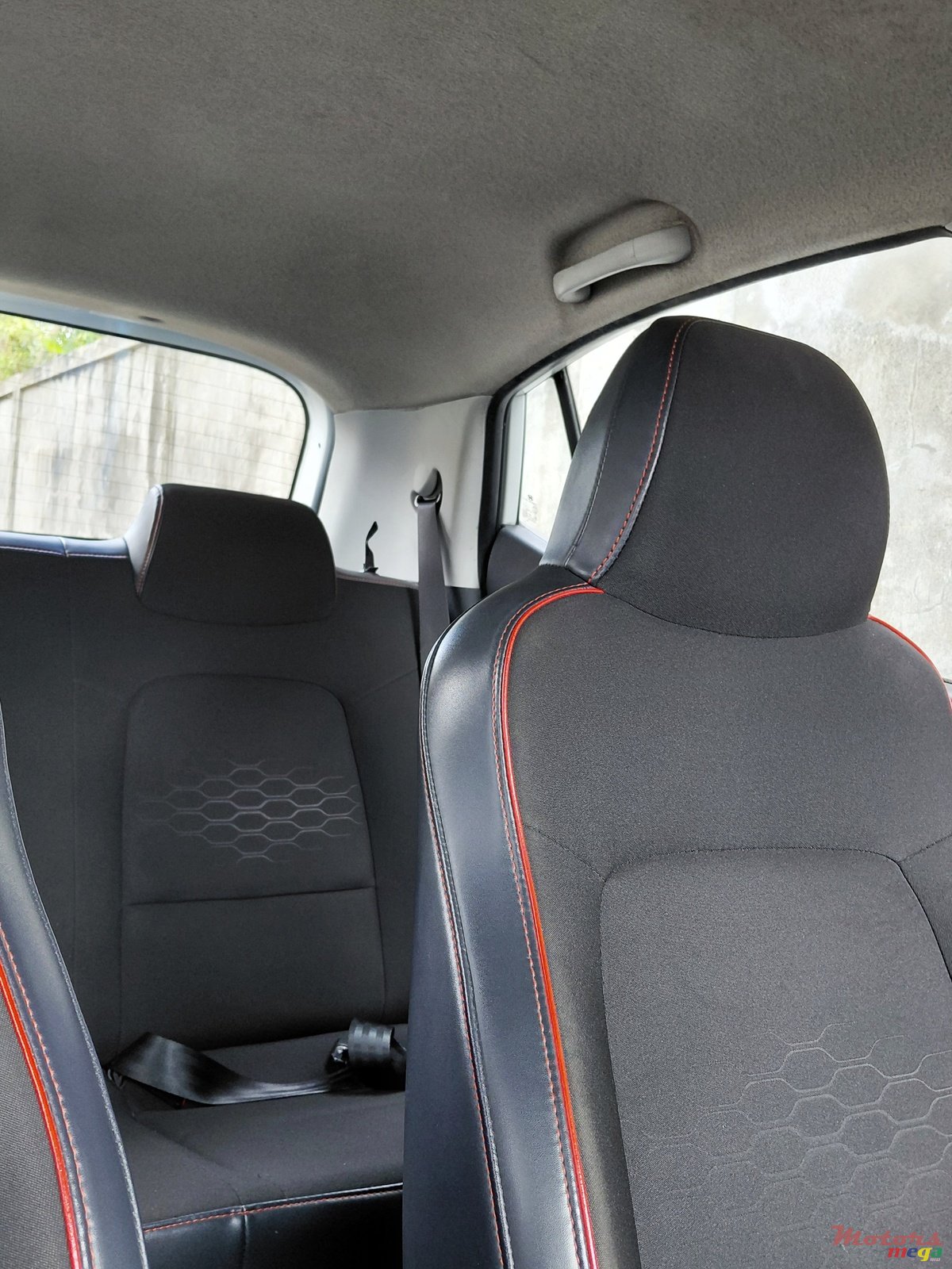 2021' Hyundai i10 photo #3