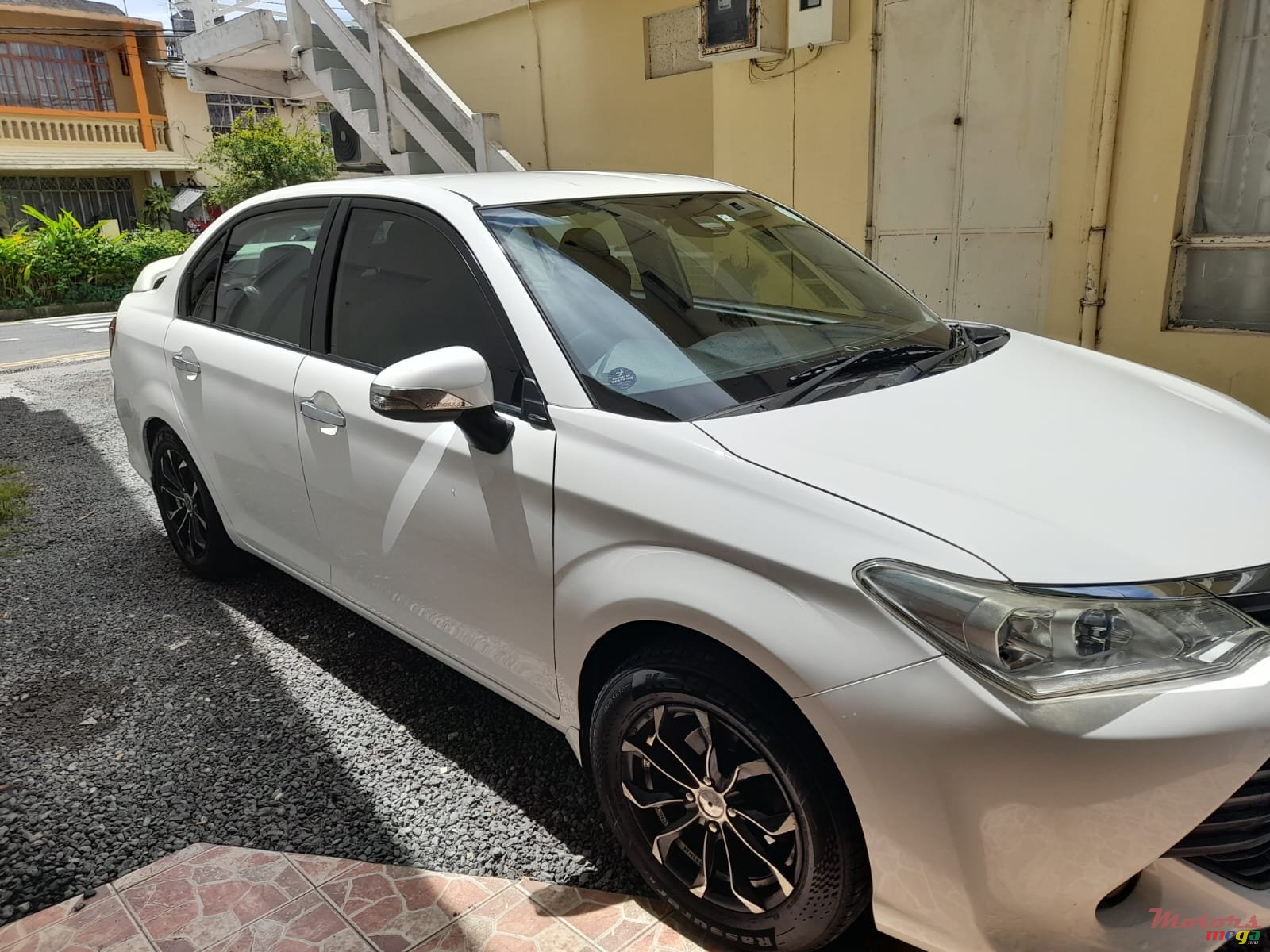 2016' Toyota Axio photo #3