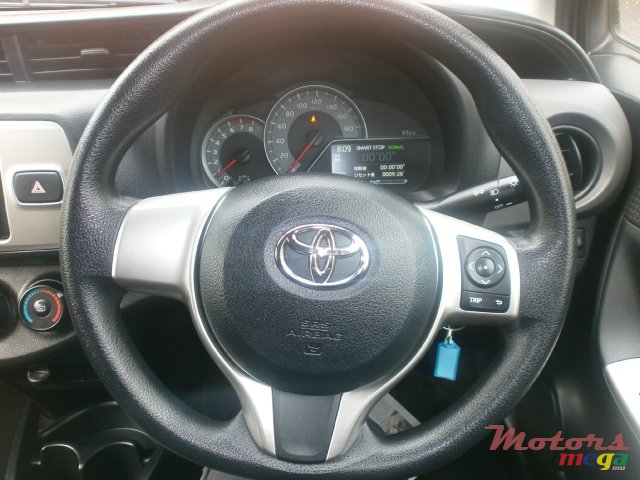 2015' Toyota Vitz photo #4