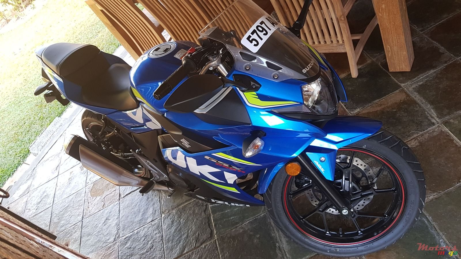 2018' Suzuki Gsx250r photo #1