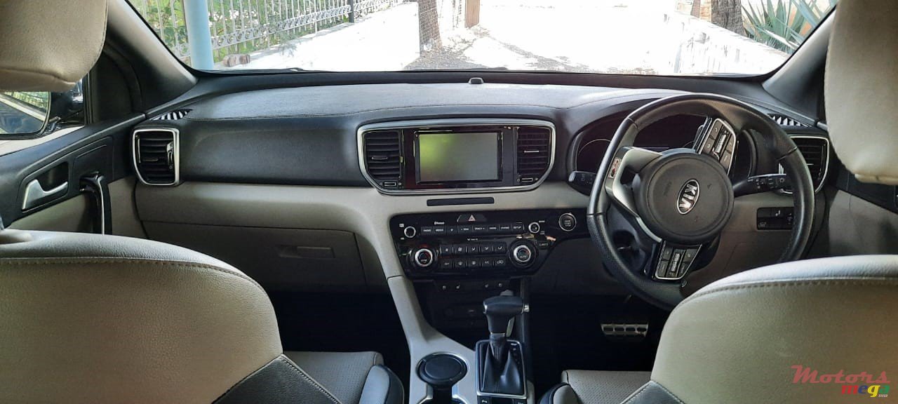 2019' Kia Sportage GT SX PK + AWD 1.6T GDI photo #3