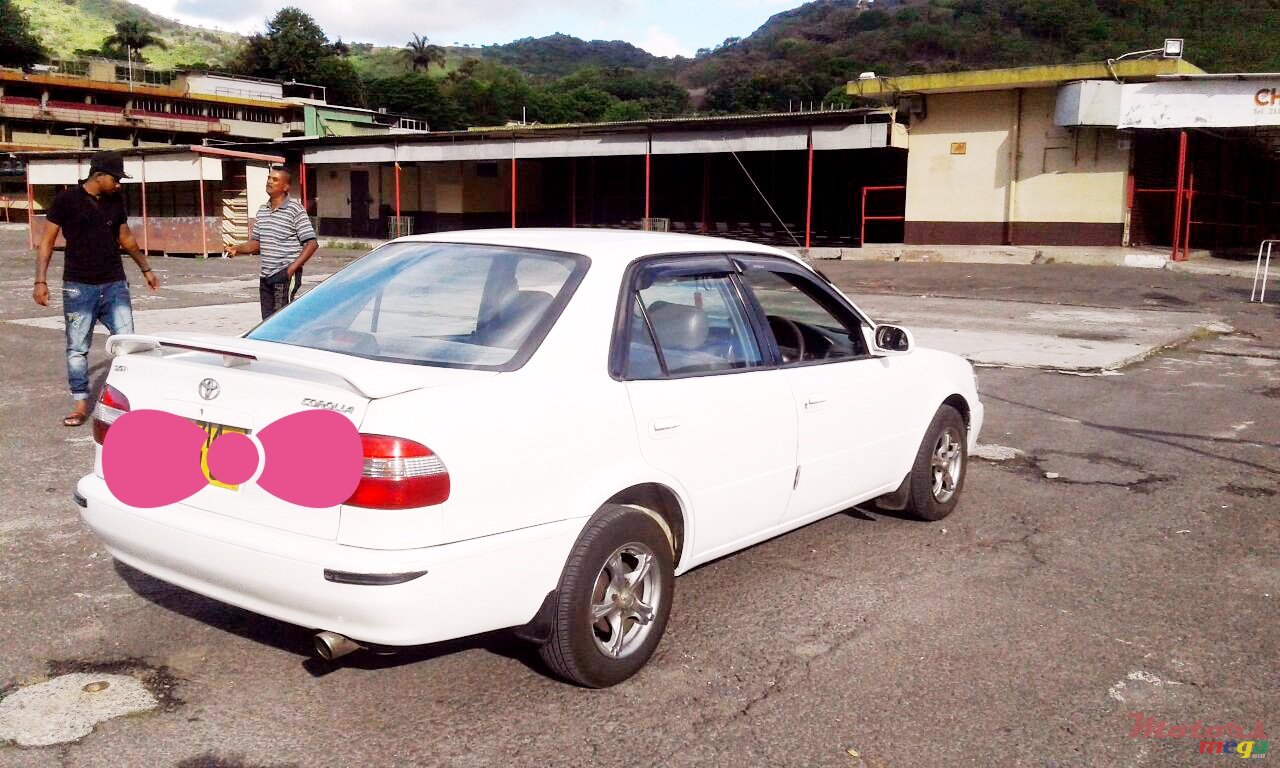 2000' Toyota photo #3