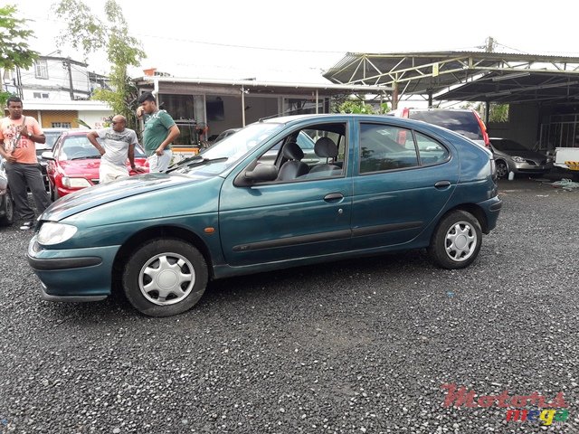1997' Renault Megane photo #1