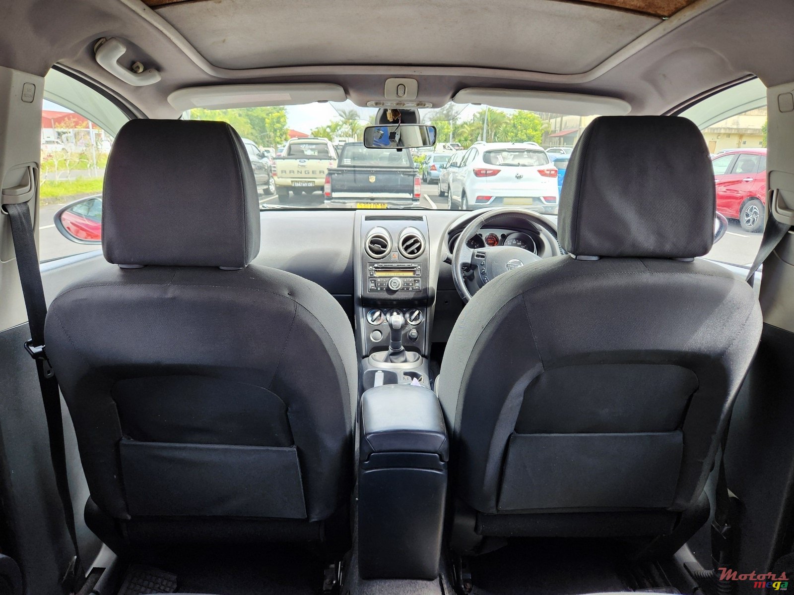 2010' Nissan Qashqai+2 photo #3