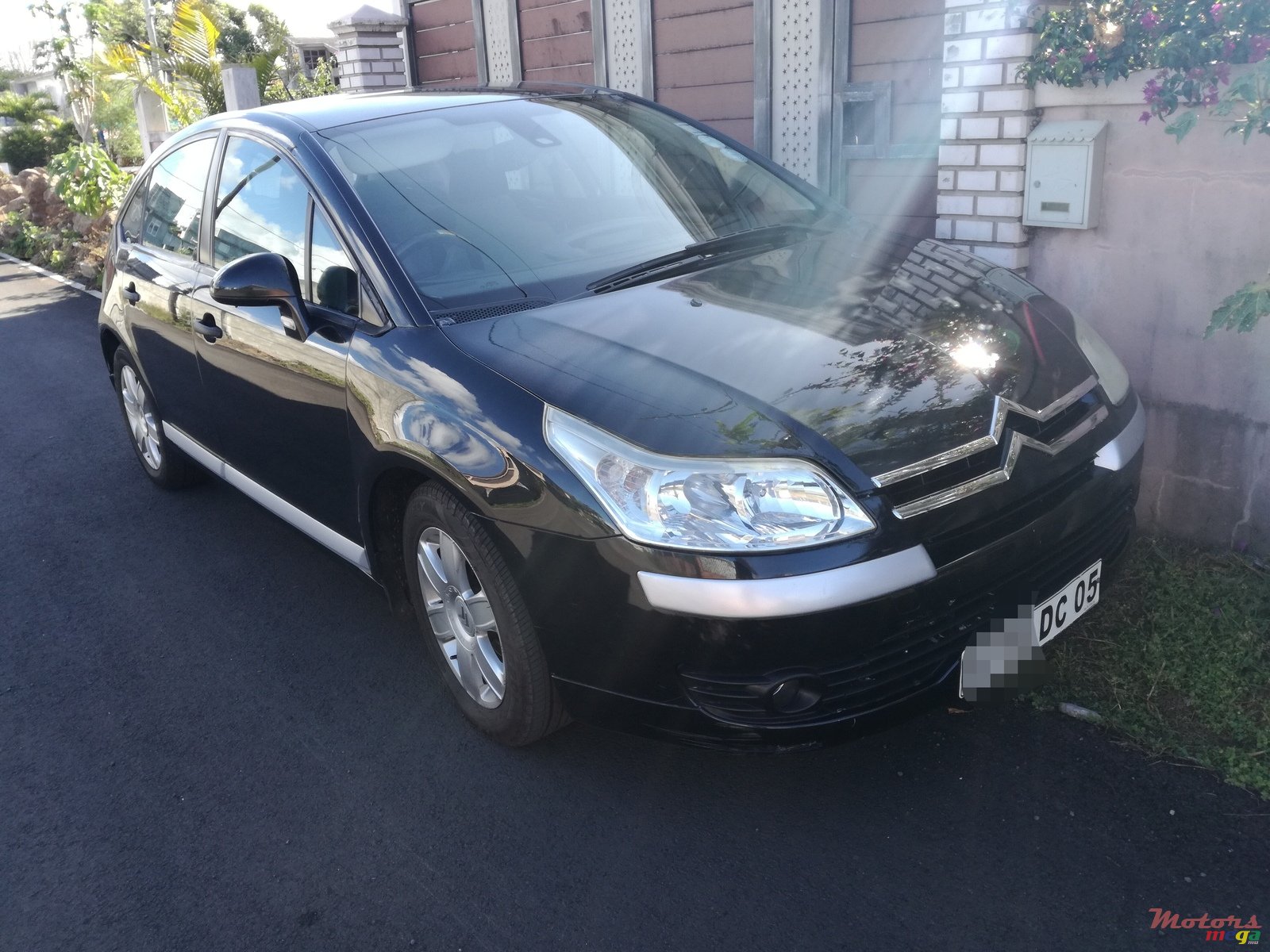 2005' Citroen C4 SX 1.4 L photo #1